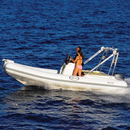 Außenborder-Schlauchboot - MG 580 - SAVER  S.R.L. - halbstarr / mit Mittelkonsole / max. 12 Personen