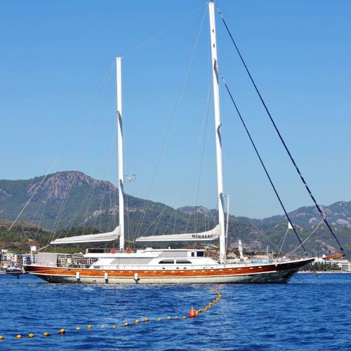 Segel-Superyacht / für Kreuzfahrten - Minalli - Naval Yachts - mit Steuerhaus / Ketch