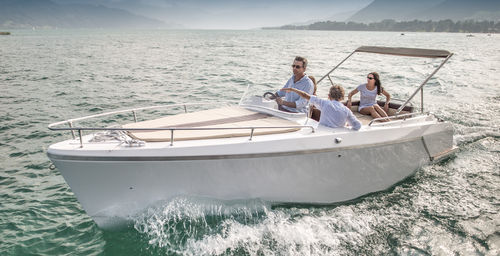 Elektrischer Cabin-Cruiser - Pehn eVARIO 660 - PEHN Bootsbau - Innenborder