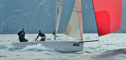 Daysailer-Segelboot - 850 - Esse Boats - Regatta-Kielboot / 1 Kabine / Carbon