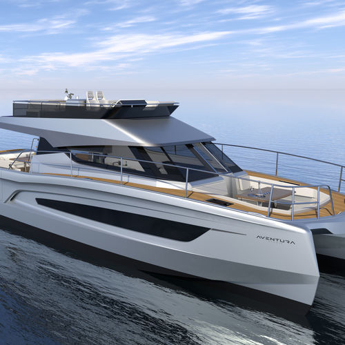 Express-Cruiser / Katamaran - Aventura Yachts