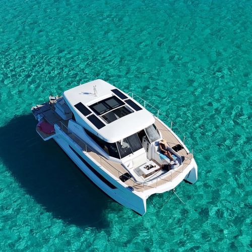 Express-Cruiser / Katamaran - 38 Sedan - AVENTURA YACHTS - Innenborder / Flybridge / Küstenfahrten