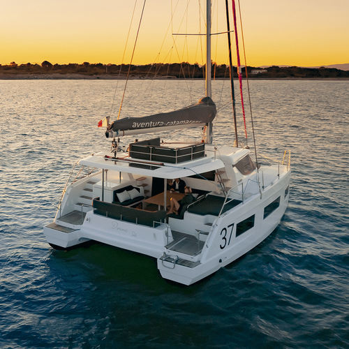 Katamaran - AVENTURA YACHTS