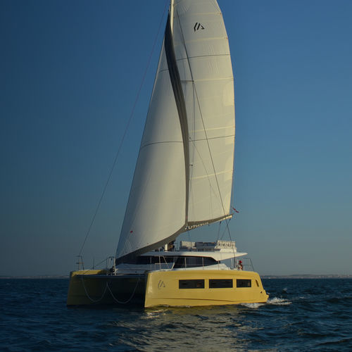 Katamaran - 45 - AVENTURA YACHTS - für Kreuzfahrten / 3 Kabinen / 4 Kabinen