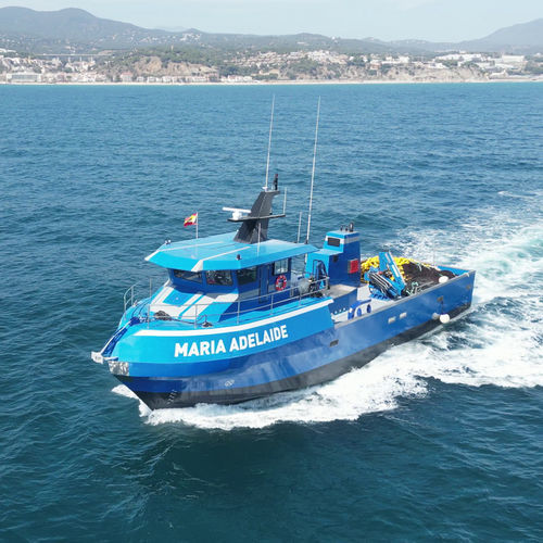 Thunfischfänger-Spezialschiff - 3000 - 2500 S RWS - ARESA SHIPYARD - GFK / Küste / Kran