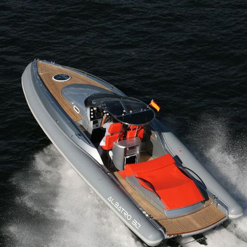 Innenborder-Schlauchboot - 32  - Albatro International Srl - halbstarr / mit Mittelkonsole / mit Kabine
