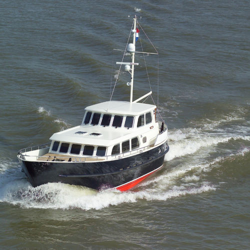 Motoryacht für Kreuzfahrten - 1670  - De Alm  - für Flussschifffahrt / mit Steuerhaus
