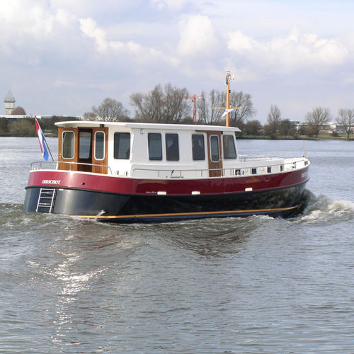 Express-Cruiser / Innenborder - 1400 - De Alm  - mit Steuerhaus / traditionell / Kanal