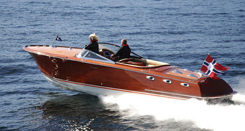 Klassisch-Runabout - 28 - Dolvik  - Innenborder / mit Doppelkonsole / Open