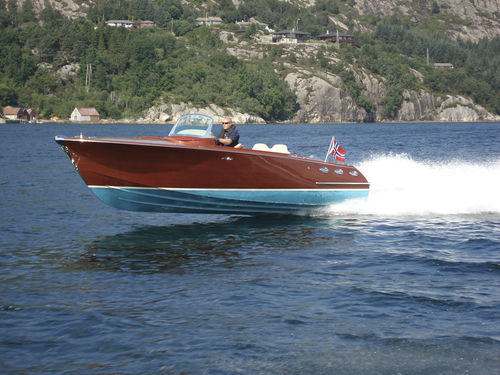 Klassisch-Runabout - 26R - Dolvik  - Stern-Drive / Diesel / zweimotorig