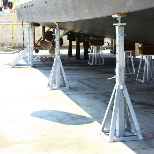 Stütze für Boot - CV Ton.30 o Ton.50 h. 18/30 - Naval Tecno Sud - verstellbar / stationär