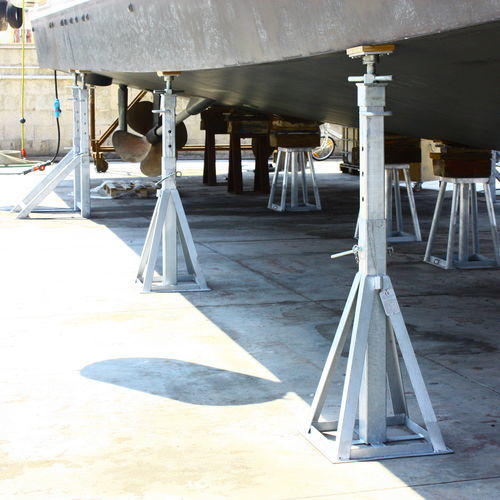 Stütze für Boot - CV Ton.30 o Ton.50 h. 20/32 - Naval Tecno Sud - verstellbar / stationär