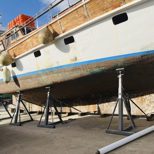 Motorboot-Bootsgestell - CIF Ton.20 o Ton.30 o Ton.50 h 10/15 - Naval Tecno Sud - für Segelboot / mit fester Schräge