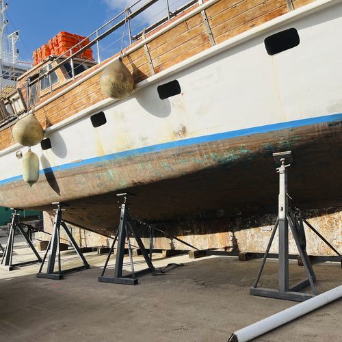 Motorboot-Bootsgestell - CIF Ton.20 o Ton.30 o Ton.50 h 12/18 - Naval Tecno Sud - für Segelboot / mit fester Schräge
