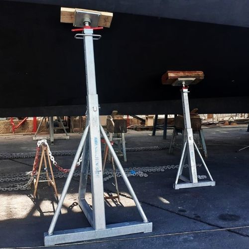 Bootsgestell für Motorboot - CIF Ton.3 o Ton.5 h. 8/12 - Naval Tecno Sud - für Segelboot / mit fester Schräge / galvanisiertem Stahl
