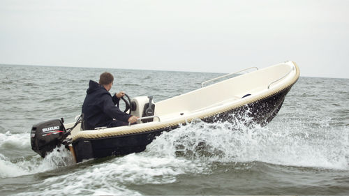 Außenborder-Runabout - Admiral 430 - Admiral Boats S.A. - elektrisch / mit Doppelkonsole