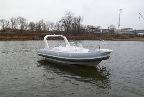 Außenborder-Schlauchboot - Admiral 520 RT - Admiral Boats S.A. - halbstarr / mit Seitenkonsole / max. 8 Personen