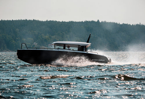 Cabin-Cruiser / Innenborder - EXPLR 10 IB - XO Boats - Hardtop / Sport / Offshore