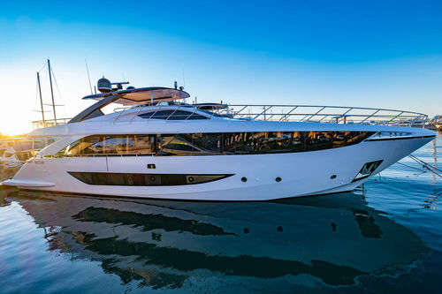 Motoryacht für Kreuzfahrten - 100 - PERMARE SRL - Flybridge / 5 Kabinen / 10 Kojen