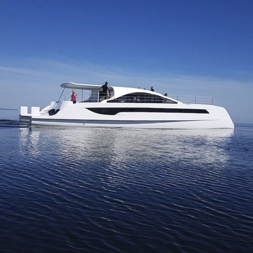 Katamaran-Motoryacht - Class 6  - O-Yachts - für Kreuzfahrten / elektrisch / hybrid