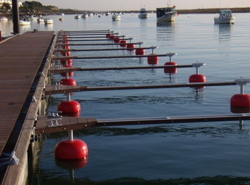 Stahl-Ausleger - Sagres  - Lindley Marinas - verzinkt