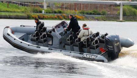 Passagierboot Berufsschiff - 8.0 Transporter - SMART OWN - Crewboot / Außenborder / GRP