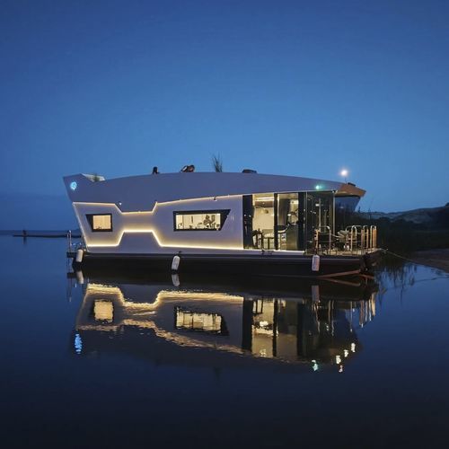 Mehrrümpfer-Hausboot - Nordic43 / Evo37 - HOUSEBOAT - Außenborder / zweimotorig / Glasfaser