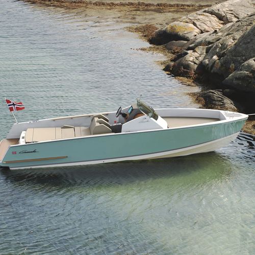 Innenborder-Konsolenboot - SUPER UTILITY 23 - Cormate - mit Seitenkonsole / max. 7 Personen / mit Kabine