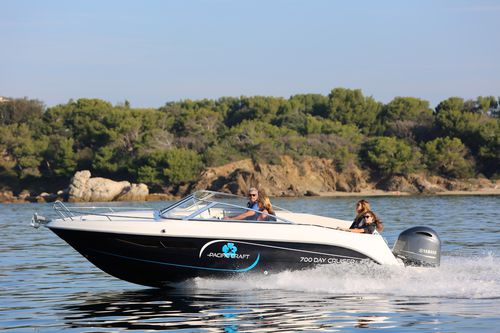 Cabin-Cruiser / Außenborder - 700  - Pacific Craft - Open / max. 8 Personen / 2 Kojen