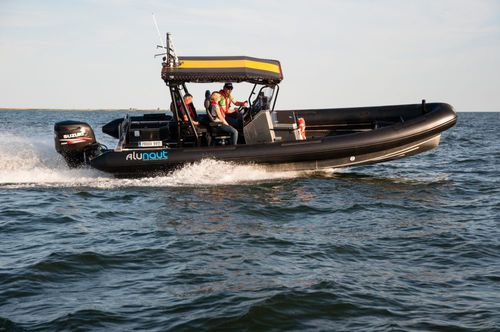 Außenborder-Schlauchboot - A8  - Alunaut OÜ - RIB / mit Mittelkonsole / Aluminium
