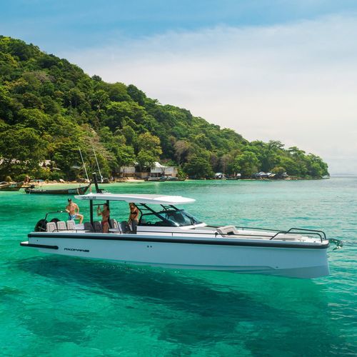 Außenborder-Konsolenboot - 37 Sun Top - Axopar Boats Oy - zweimotorig / Softtop / mit Mittelkonsole