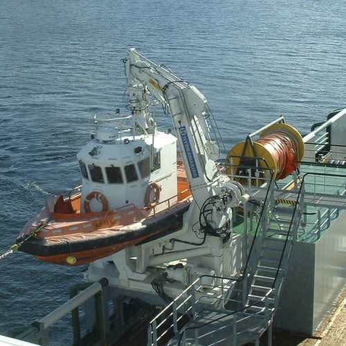 Davit für Schiffe - Alusafe 700 - Maritime Partner AS - hydraulisch / schwenkbar