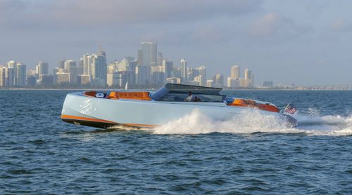 Express-Cruiser / Innenborder - 50  - Vanquish Yachts - zweimotorig / Open / mit Doppelkonsole