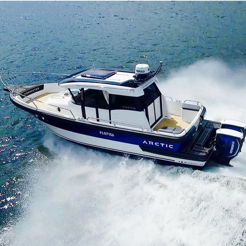 Cabin-Cruiser / Außenborder - COMMUTER 25 - ARCTIC Boats - zweimotorig / Hardtop / für Angelsport