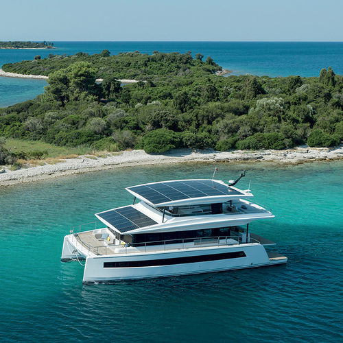 Katamaran-Motoryacht - 60 Series - SILENT-YACHTS - für Kreuzfahrten / Flybridge / elektrisch