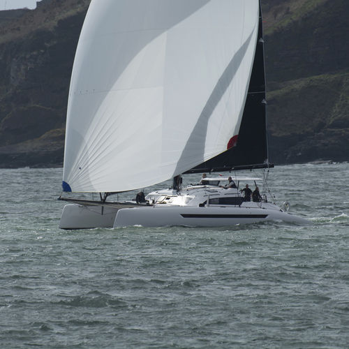 Katamaran - d1495 - Multimarine Manufacturing LTD - für Kreuzfahrten / für Fahrten- und Regattasegeln / Ocean Racing