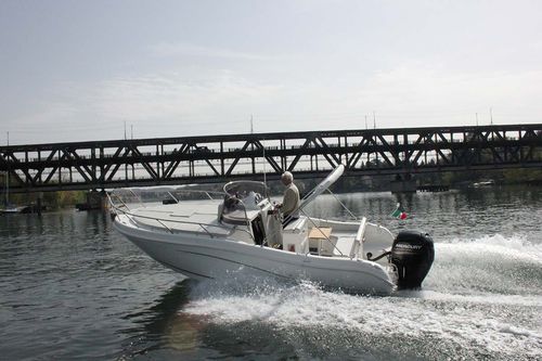Außenborder-Konsolenboot - Navajo 23 - Ferrario Nautica - max. 8 Personen / mit Kabine