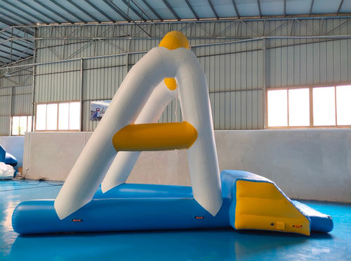 Schaukel-Wasserspielgerät - ROPE SWING - Hydrofun LTD - für Wassersportzentrum / aufblasbar