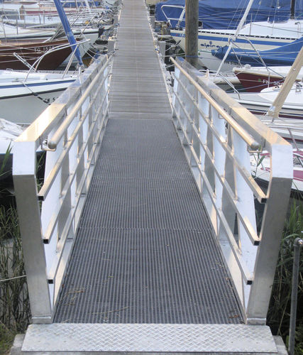 Gangway / Boots-und Schiffahrt - Karl Innovation - selbsttragend / manuell / GFK
