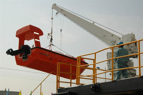 Davit für MOB-Boot - Single Arm - Chongqing Guanheng Technology & Development - für Schiffe / hydraulisch