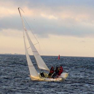 Regatta-Kielboot-Segelboot - ELF-620 - Uniworkboats SIA - Carbon / mit einziehbarem Kiel / Bugspriet