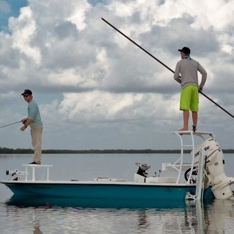 Flat-Boat / Außenborder - Strike - Beavertail Skiffs - mit Mittelkonsole / Open / Sportfischer