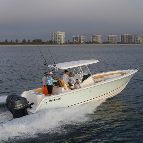 Außenborder-Konsolenboot - 301 RX - Release Boats - zweimotorig / mit Mittelkonsole / Sportfischer