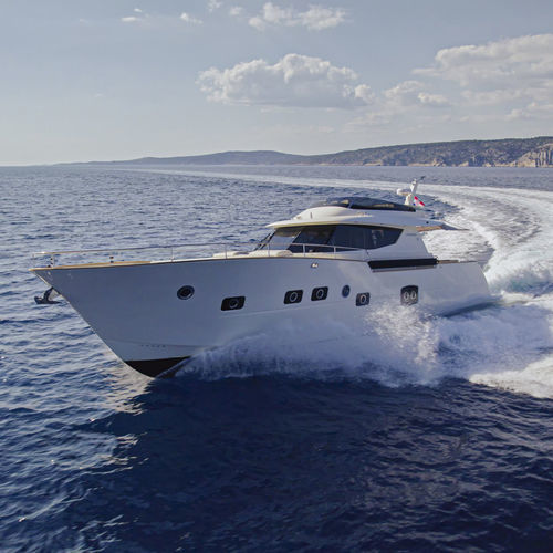 Motoryacht für Kreuzfahrten - 70 Fly - Monachus Yachts - Flybridge / IPS / 4 Kabinen