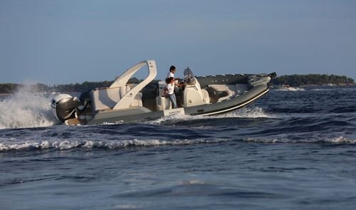 Außenborder-Schlauchboot - W7 - Wimbi Boats Ltd - halbstarr / mit Mittelkonsole / Open