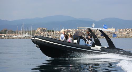Außenborder-Schlauchboot - W10 - Wimbi Boats Ltd - zweimotorig / halbstarr / mit Mittelkonsole