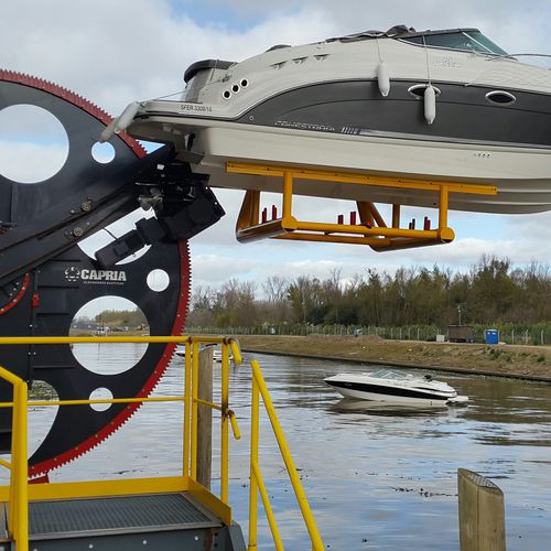 Zuwasserlassungssystem für Boote - Rotary - CAPRIA - schwenkbar