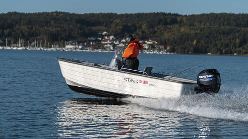 Außenborder-Konsolenboot - 535 PRO - Sting Boats Europe - mit Seitenkonsole / Sportfischer / max. 8 Personen