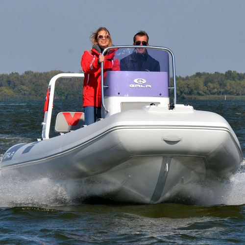 Außenborder-Schlauchboot - V580 - GALA MARINE INTERNATIONAL In - halbstarr / mit Mittelkonsole / Open