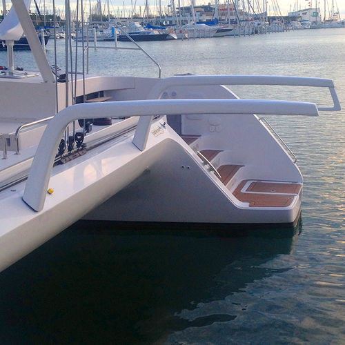 Davit für Yacht - 50' - Petitjean Composites - Beiboot / manuell / schwenkbar